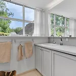 Beautiful In With House Sea View Nyaraló *